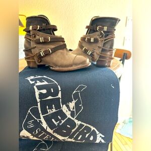 Freebird Crue Boots - Grey/Multi - Size 7 - *Never Worn*